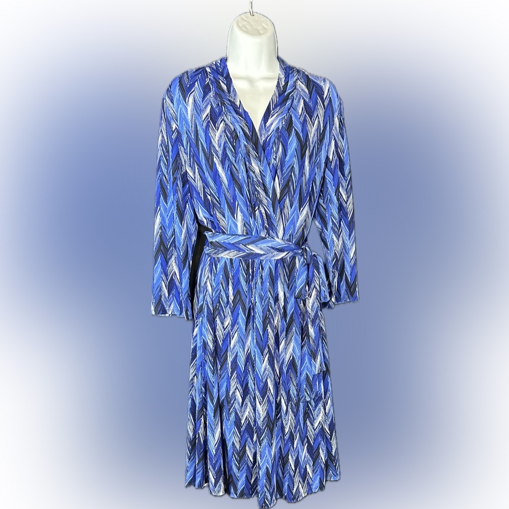 Liz Claiborne Blue Chevron Midi Dress